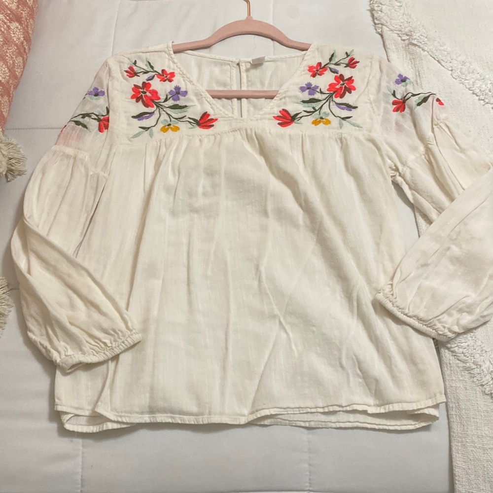 Old Navy Floral Embroidered Ballon Sleeve Top